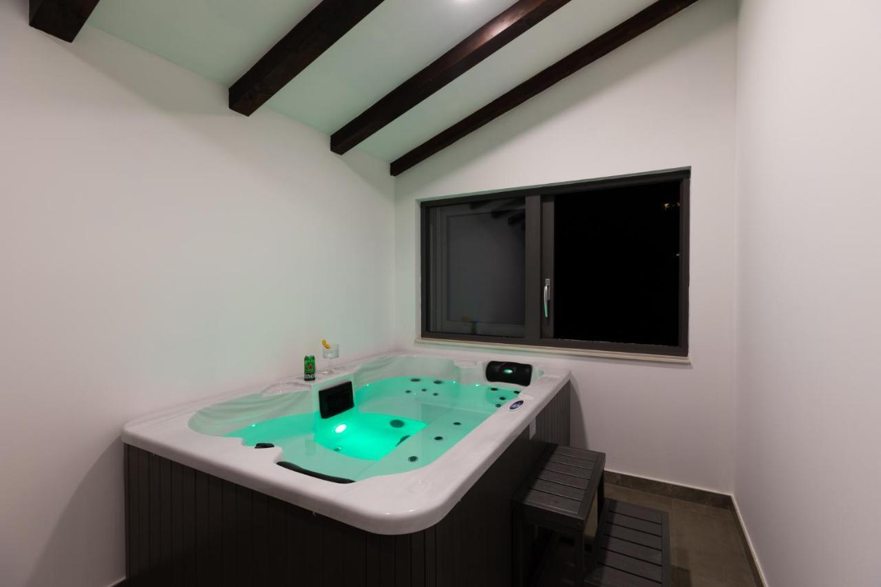 Luxury Apartman Tinel Mimice Exterior foto