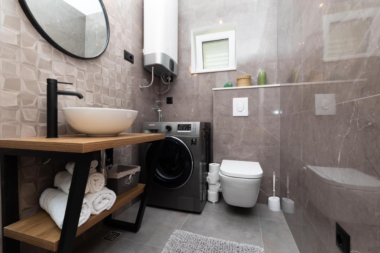 Luxury Apartman Tinel Mimice Exterior foto