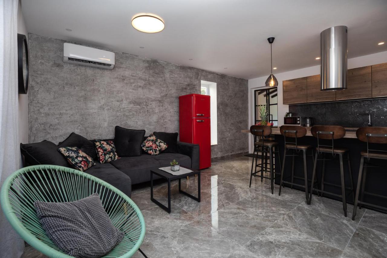 Luxury Apartman Tinel Mimice Exterior foto